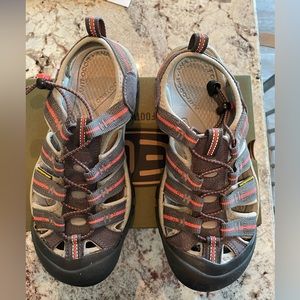Keen size 7.5
